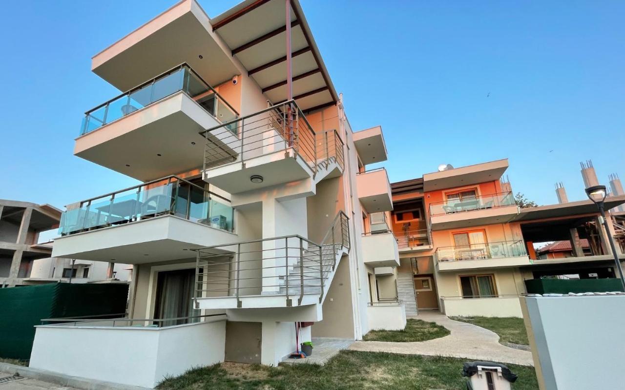 Ofrynio Deluxe Apartments Ofrínion المظهر الخارجي الصورة